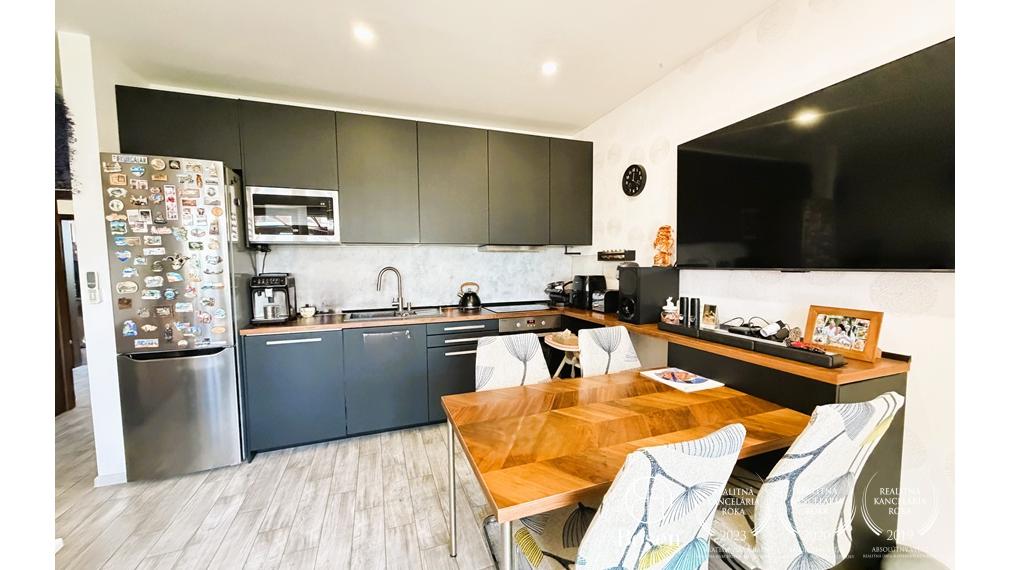 3-IZBOVÝ BYT SO ZASTREŠENOU TERASOU 16 m² | SLOVENSKÝ GROB
