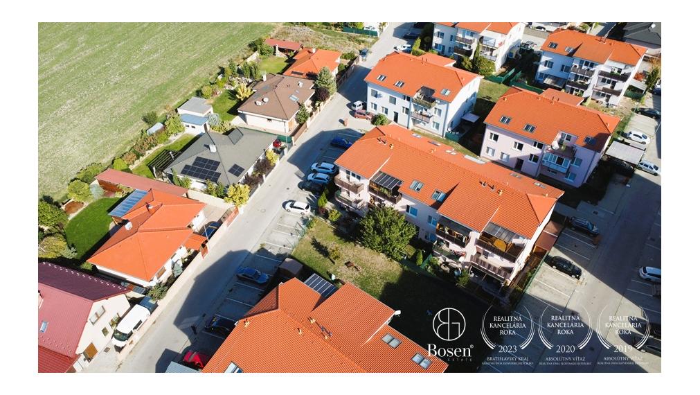 3-IZBOVÝ BYT SO ZASTREŠENOU TERASOU 16 m² | SLOVENSKÝ GROB