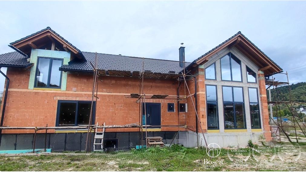 339.900 EUR - Rodinný dom s dvomi bytovými jednotkami - Habovka