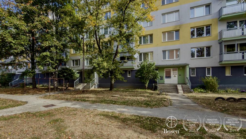 BOSEN | 3izbový byt s balkónom pri parku, Fiľakovo, 73m2