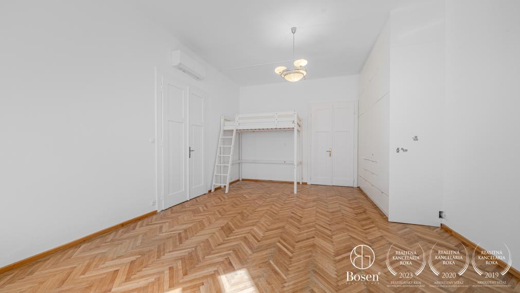 BOSEN | Veľkometrážny 4,5 izbový byt na Heydukovej ulici, Bratislava - Staré mesto