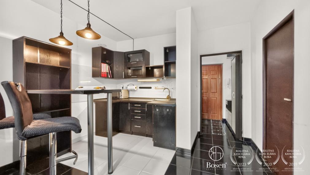 BOSEN | 1izbový byt vo vynikajúcej lokalite, Štúrova, 36m2