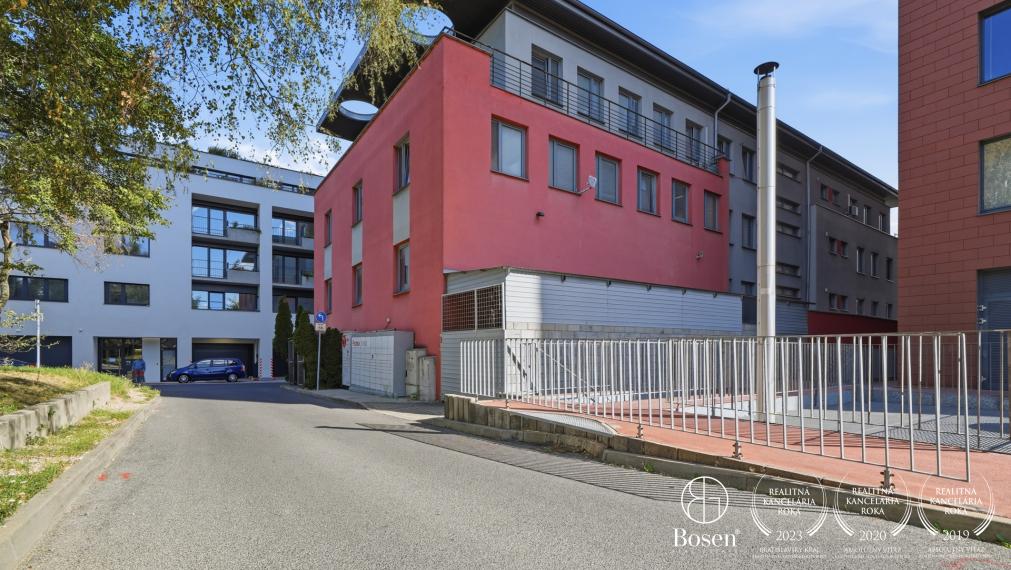 BOSEN | INVESTIČNÁ PRÍLEŽITOSŤ – Polyfunkčná budova s nájomcami, veľkokapacitným skladom a potenciálom bývania | Bratislava – Nové Mesto