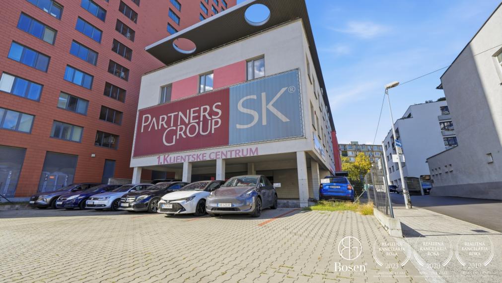 BOSEN | INVESTIČNÁ PRÍLEŽITOSŤ – Polyfunkčná budova s nájomcami, veľkokapacitným skladom a potenciálom bývania | Bratislava – Nové Mesto