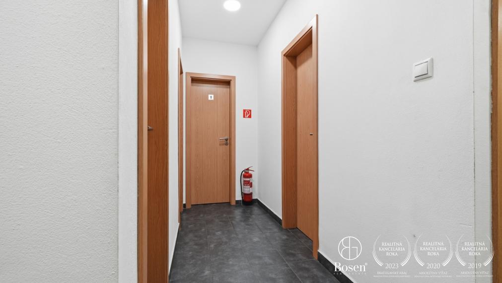 BOSEN | INVESTIČNÁ PRÍLEŽITOSŤ – Polyfunkčná budova s nájomcami, veľkokapacitným skladom a potenciálom bývania | Bratislava – Nové Mesto