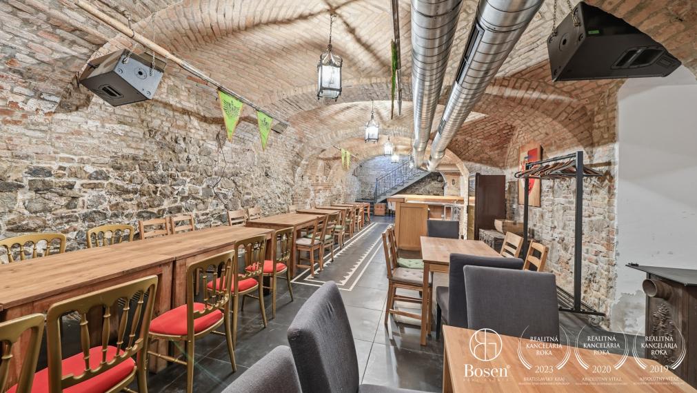 BOSEN | Nadštandardný obchodný priestor 545,30 m2 - Gorkého - Palác Motešických