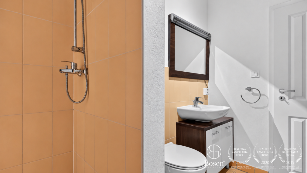 BOSEN | Na prenájom 2-izbový byt s balkónom a klimatizáciou