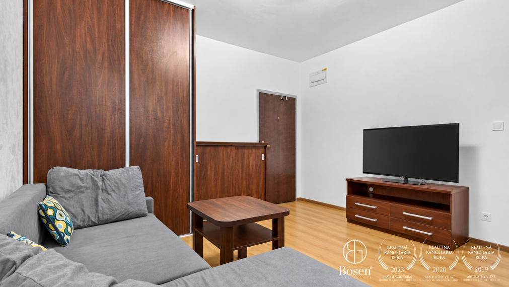 BOSEN | Na prenájom 2-izbový byt s balkónom a klimatizáciou