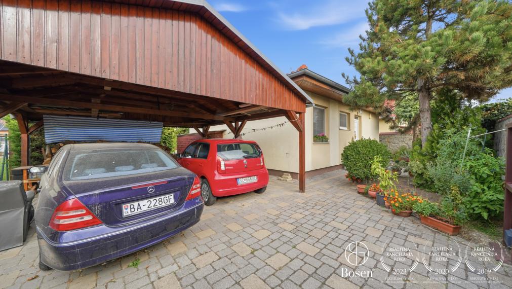 BOSEN | 3 izbový rodinný dom, 529 m2, Studené