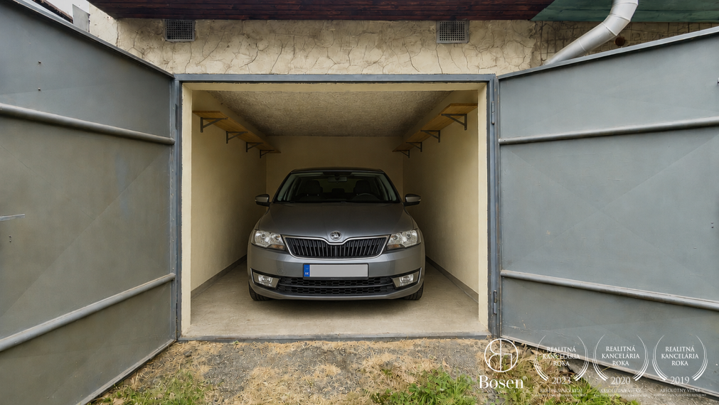 BOSEN | Garáž v centre Fiľakova, 22m2