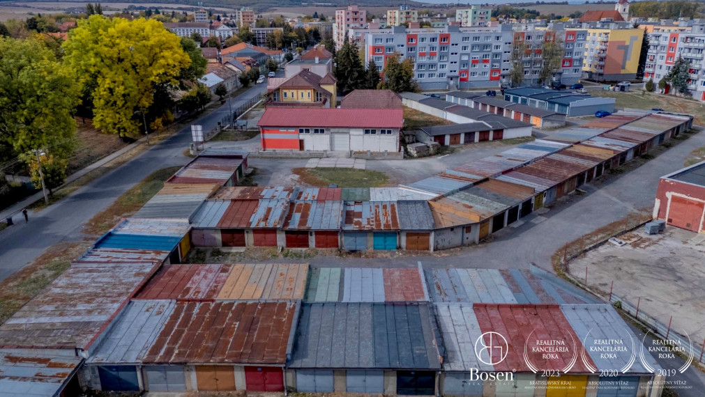 BOSEN | Garáž v centre Fiľakova, 22m2