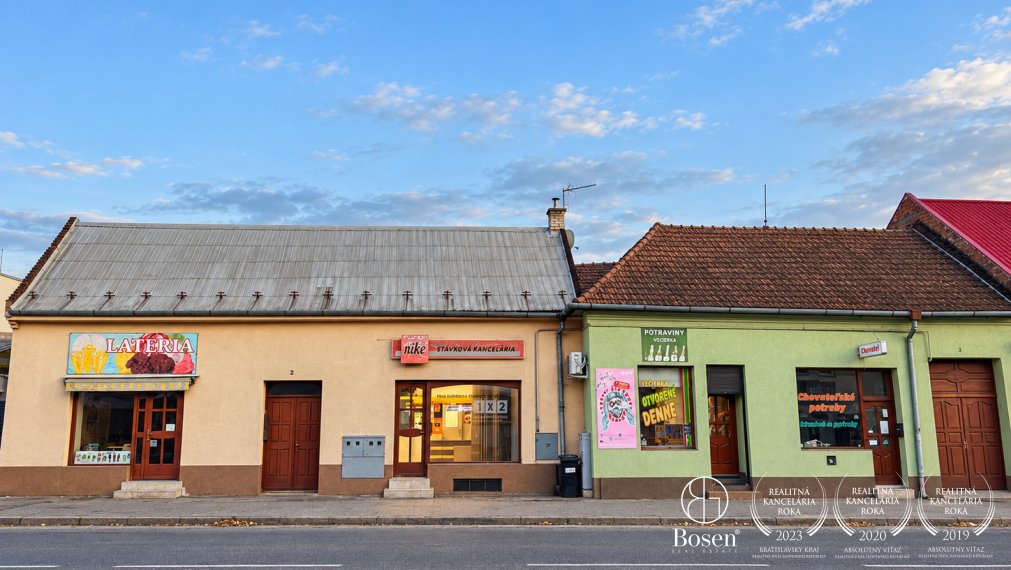 BOSEN | Dva susediace domy s pozemkami 875 m² a výrazným investičným potenciálom