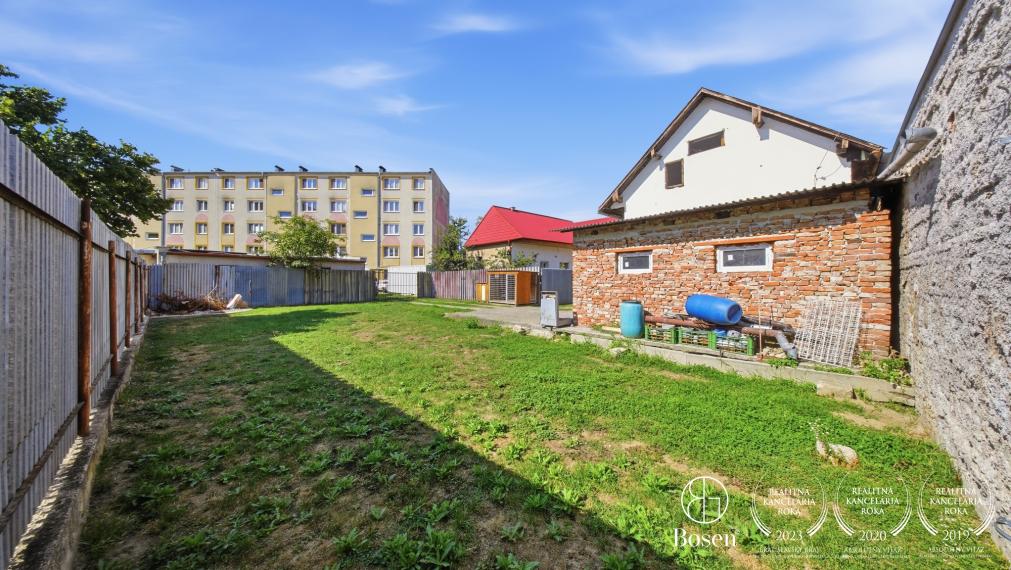 BOSEN | Dom s prenajatými obchodnými priestormi BnB centrum - 586 m²