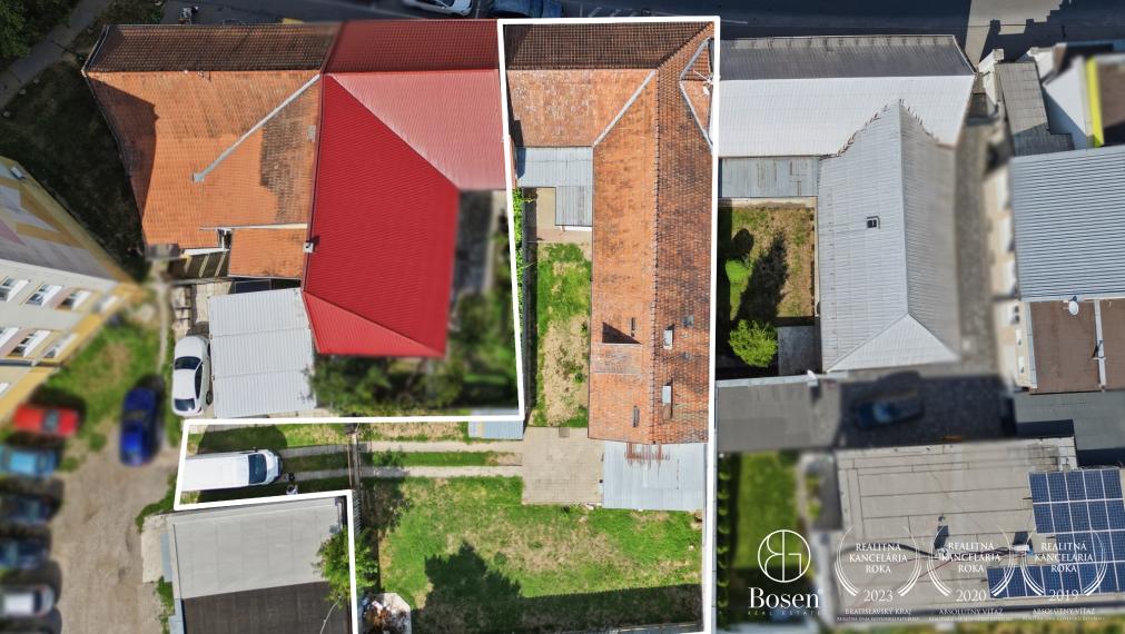 BOSEN | Dom s prenajatými obchodnými priestormi BnB centrum - 586 m²