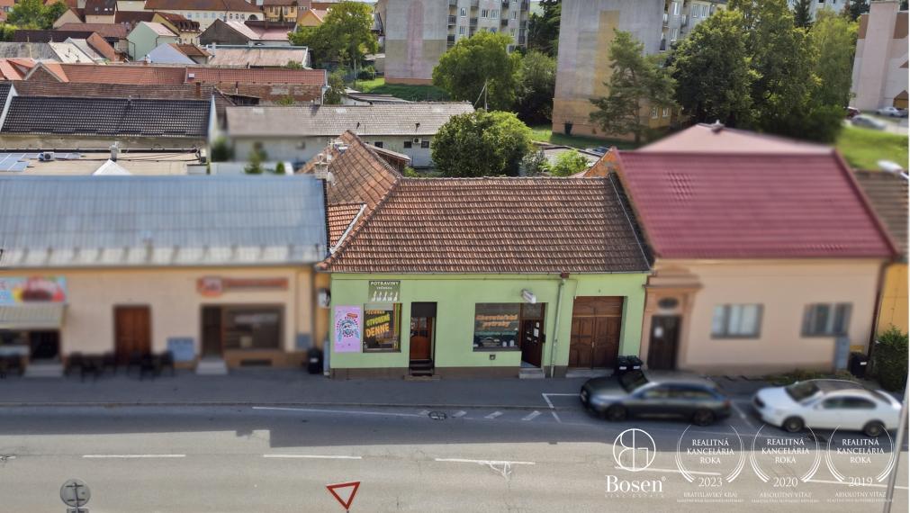 BOSEN | Dom s prenajatými obchodnými priestormi BnB centrum - 586 m²