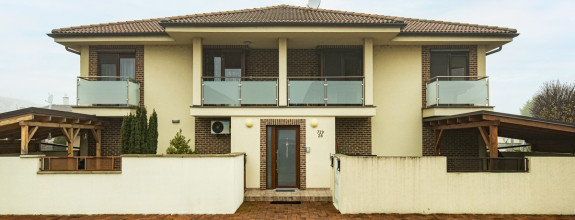 BOSEN GROUP | 3-izbový byt s terasou a 2 parkovacími miestami, Veľké Dvorníky