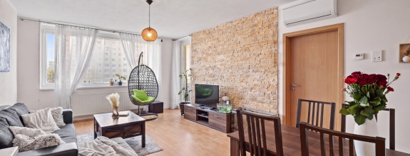 BOSEN | Klimatizovaný 2 izbový byt s garážovým parkovacím miestom, Budatínska 57m2