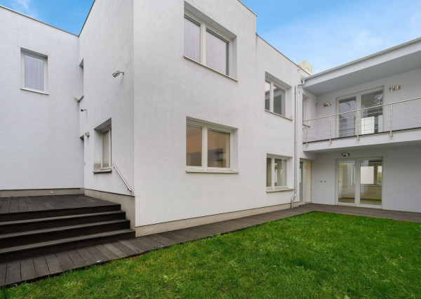 BOSEN | Nadštandardný 8 izb. rodinný dom pod Slavínom, 350m2