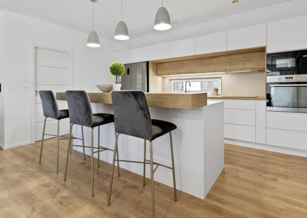 PREDANÉ na prvej obhliadke - Novostavba -  zariadený 4 izbový rodinný dom, Astrová ulica - Kalinkovo