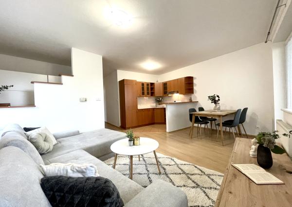 BOSEN | Prenájom 2 izbového bytu, Tomášiková, Ružinov, 57m2