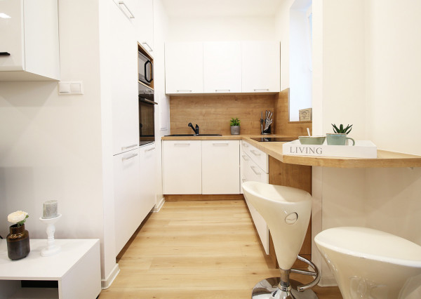 BOSEN | 2 - izbový byt, na prenájom s loggiou 14 m2, Karadžičova, Bratislava