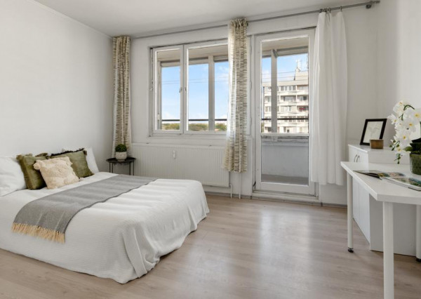 BOSEN - garsónka na začiatku Petržalky s balkónom, 30m2