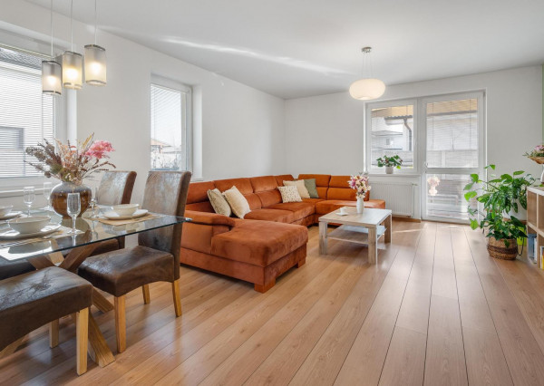 BOSEN | 3 izbový bungalov s dvojgarážou a slnečným pozemkom, Slovenský Grob - Malý Raj, 150m2