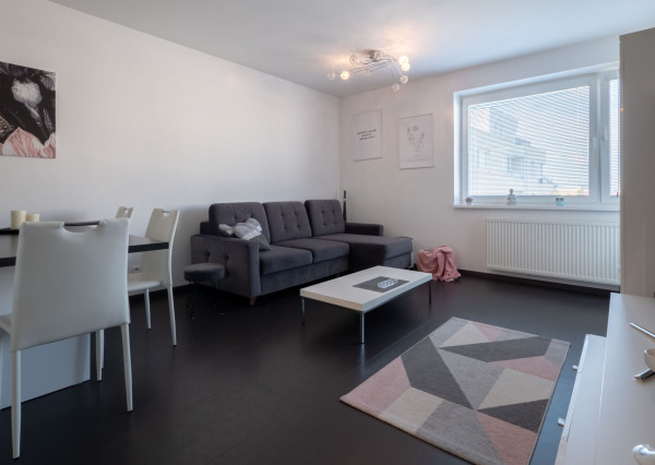 BOSEN | 2 izbový byt s parkovacím státim, Rovinka