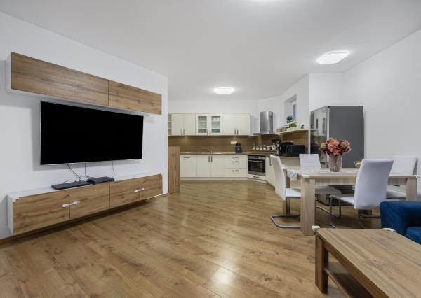 BOSEN | REZERVOVANÉ! Na predaj 3 izbový byt s vlastnou garážou, Kuchyňa