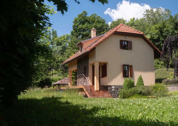 BOSEN | REZERVOVANÉ - Chata pri Evičkinom jazere Štiavnické Bane