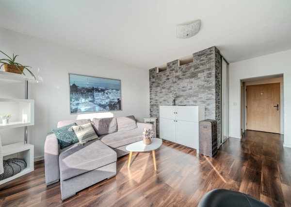 BOSEN | PREDANÉ  | Priestranný 1,5 izbový byt s loggiou a parkovacím miestom, Bulharská, Bratislava-Ružinov