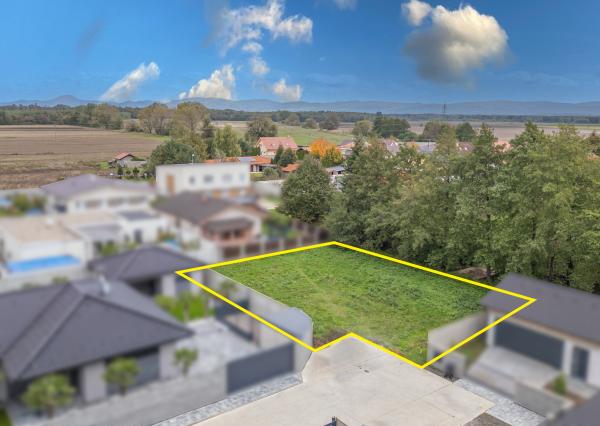 REZERVOVANÉ: Pozemok určený na výstavbu RD, Lipová ul. Láb