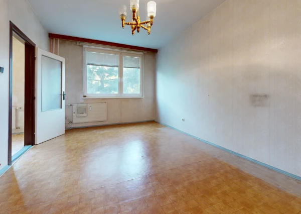 BOSEN | REZERVOVANÉ - 3-izb byt s balkónom v pôvodnom stave, Levice