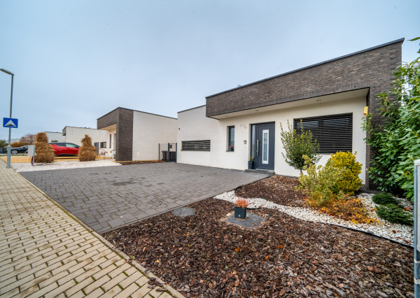 BOSEN | PREDANÉ | 4 izbový dom v slepej ulici, Most pri Bratislave, 102m2