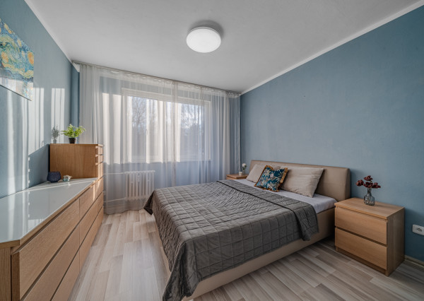 REZERVOVANÉ - BOSEN | Zariadený 3i byt v pokojnej časti BA - Dúbravka, Valachovej