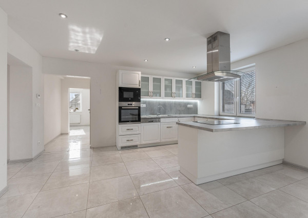 BOSEN | REZERVOVANÉ! Na predaj 4 izbový rodinný dom po kompletnej rekonštrukcii Závod