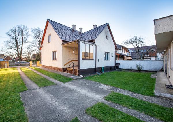 BOSEN | Na predaj dvojpodlažný rodinný dom s garážou v obci Bolešov