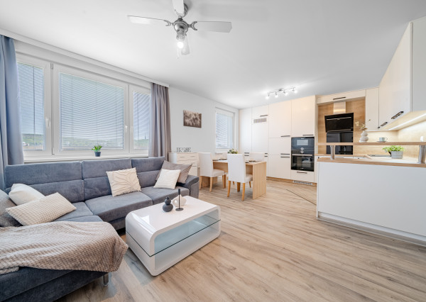 BOSEN | PREDANÉ - 3 izbový byt  v Dúbravke