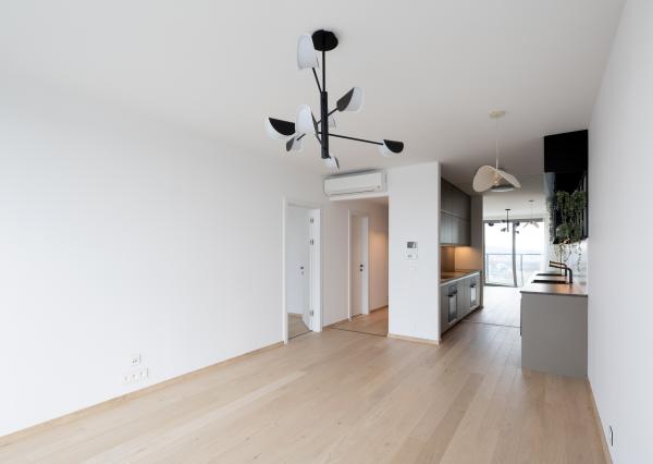 BOSEN | Priestranný 2-izbový byt s balkónom a garážovým státím v Eurovea Tower