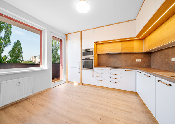 BOSEN | PREDANÉ | Kompletne zrekonštruovaný 3 izbový byt, Ružinov