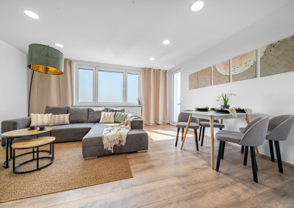 BOSEN | REZERVOVANÝ 3 izbový kompletne zrekonštruovaný byt s loggiou, Na Pasekách, Rača, 70m2