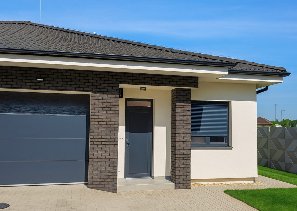 BOSEN | Na prenájom štýlový 4-izbový byt s garážou, terasou a záhradou v lokalite Florida Park, Dunajská Streda