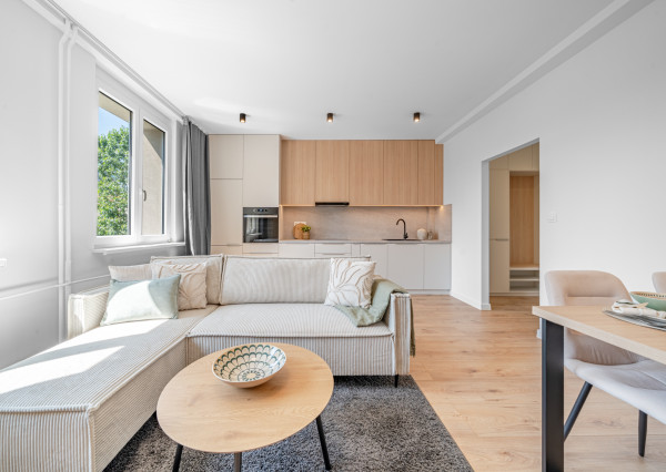 BOSEN | PREDANÉ Kompletne zrekonštruovaný 2 izbový byt, Kalinčiakova