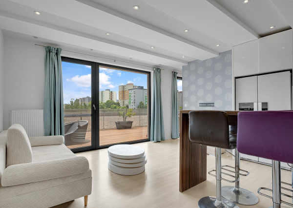 BOSEN | Na prenájom 3 izbový byt Petržalka City, terasa 40m2