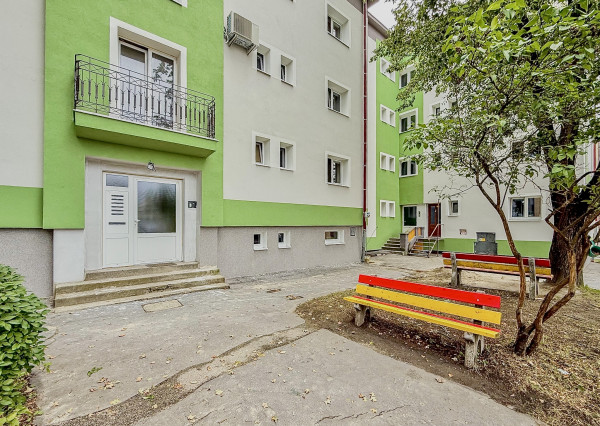 BOSEN | Zrekonštruovaný 2 izbový byt, 61m2, Družstevná ulica.