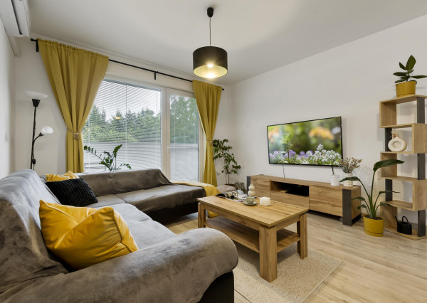 PREDANÉ - BOSEN | Príjemný 3-izb, byt s dvomi balkónmi a 2 parkovacími miestami v obci Kaplna, 70 m²