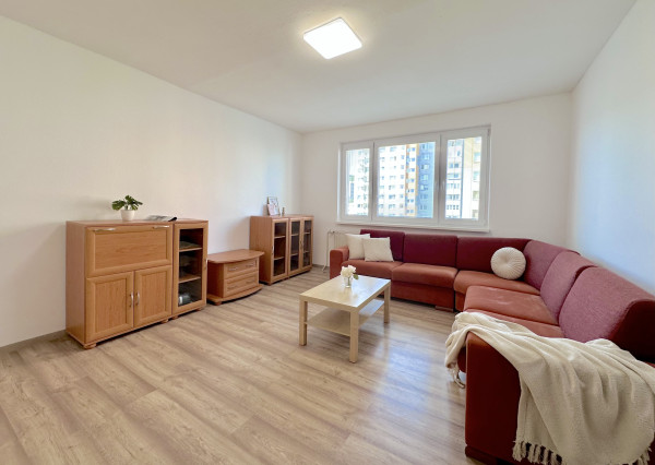 BOSEN | PRENAJATÉ: Priestranný 3 izbový byt s lodžiou, ul. Pri Kríži