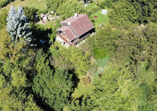 LOYALTERS | Záhradná chata s pozemkom pri Devínskej ceste