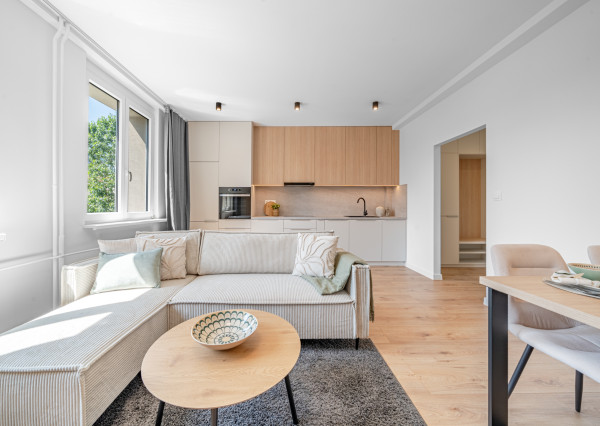 BOSEN | PREDANÉ Kompletne zrekonštruovaný 2 izbový byt, Kalinčiakova