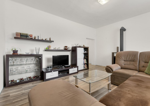 BOSEN | REZERVOVANÉ! Na predaj 3 izbový rodinný dom s veľkorysým pozemkom v obci Studienka